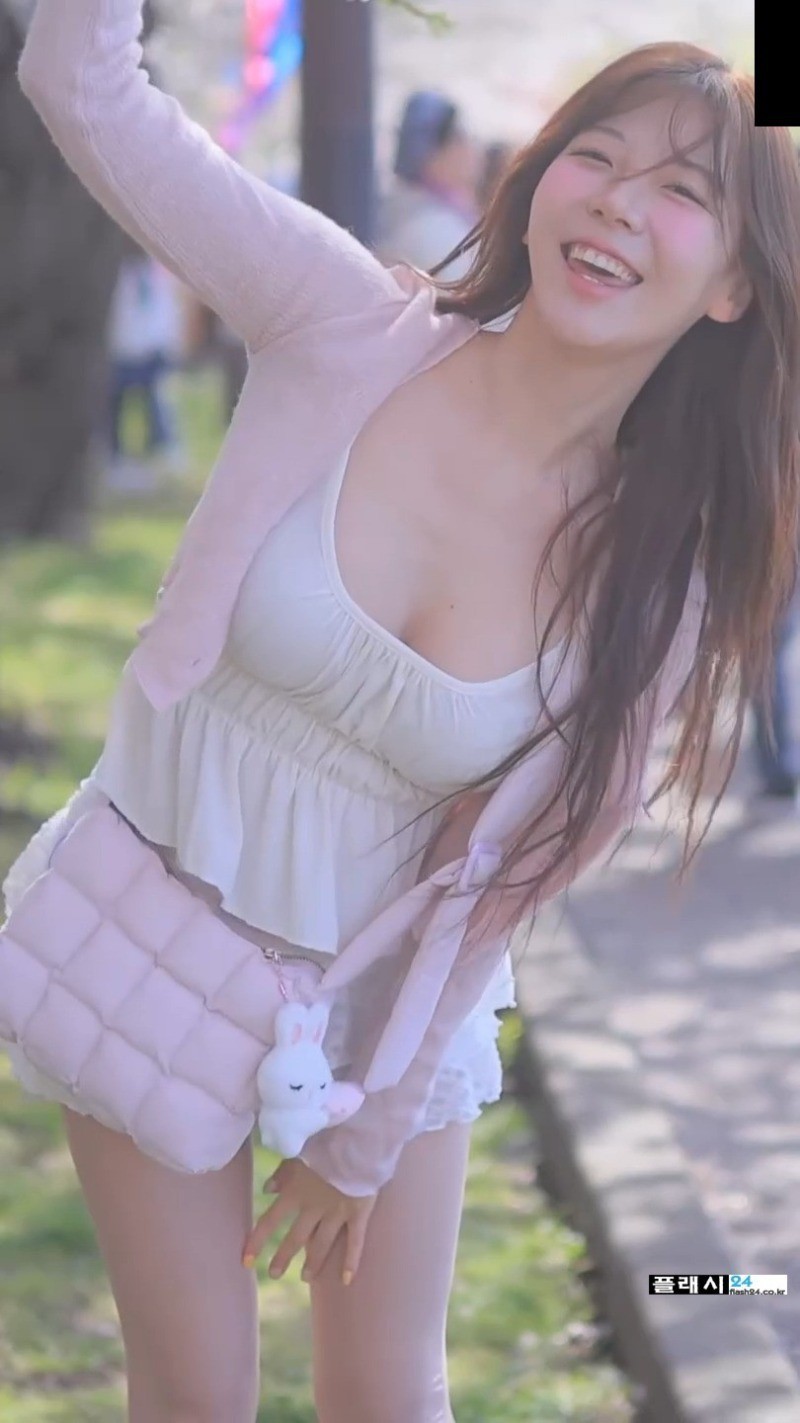 쏘블리 이소영 함께하는 꽃 놀이