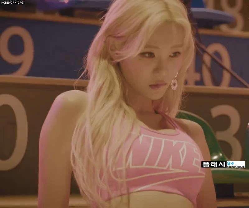 화보 촬영하는 유부녀 빛베리 수준-10