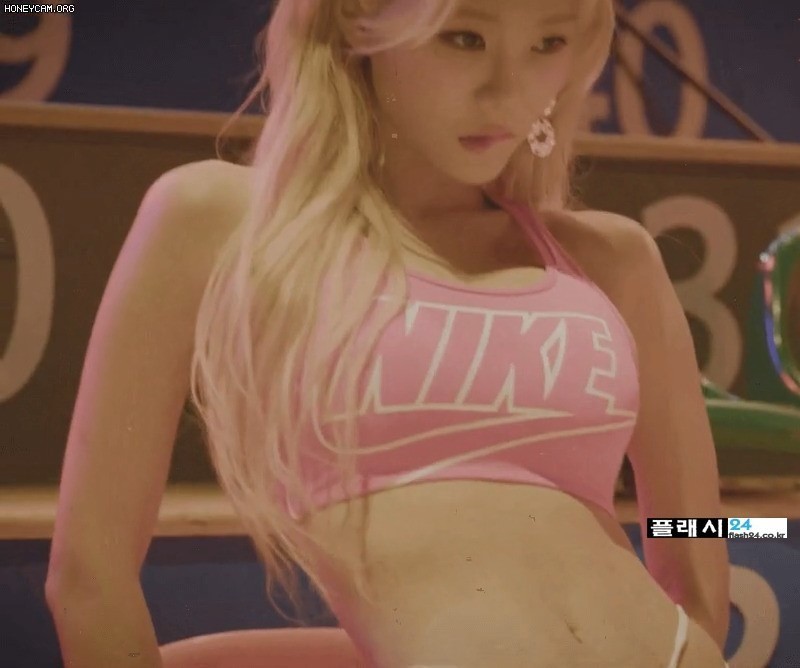 화보 촬영하는 유부녀 빛베리 수준-13