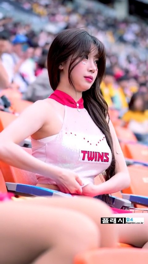 재정비하는 이주은 치어리더-4