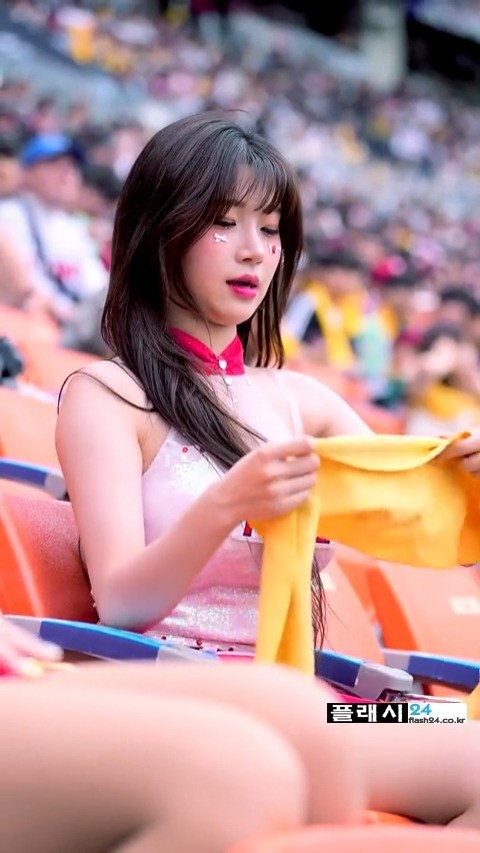 재정비하는 이주은 치어리더-7