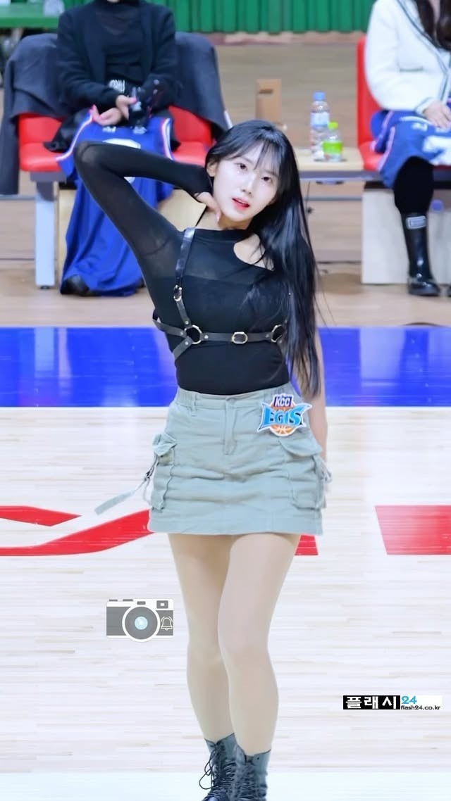 치어리더 감서윤 여성미 돋네