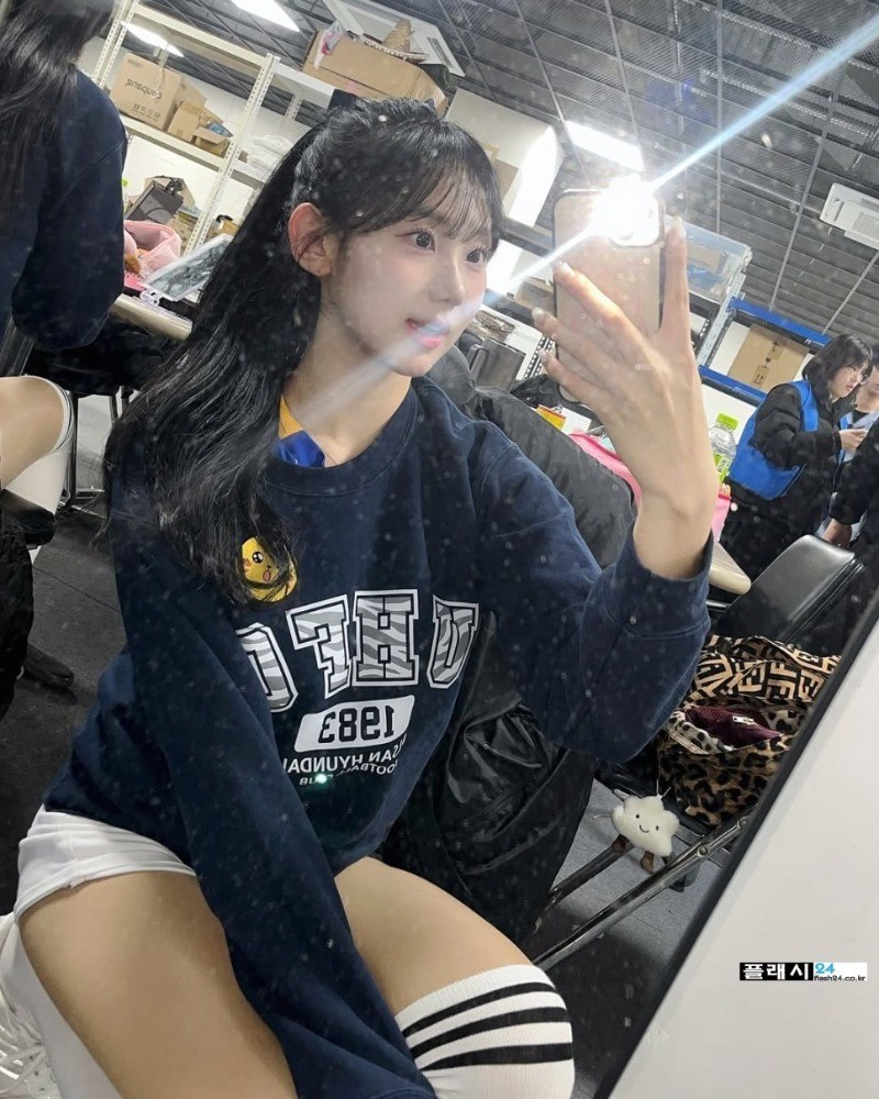 치어리더 감서윤 여성미 돋네-5