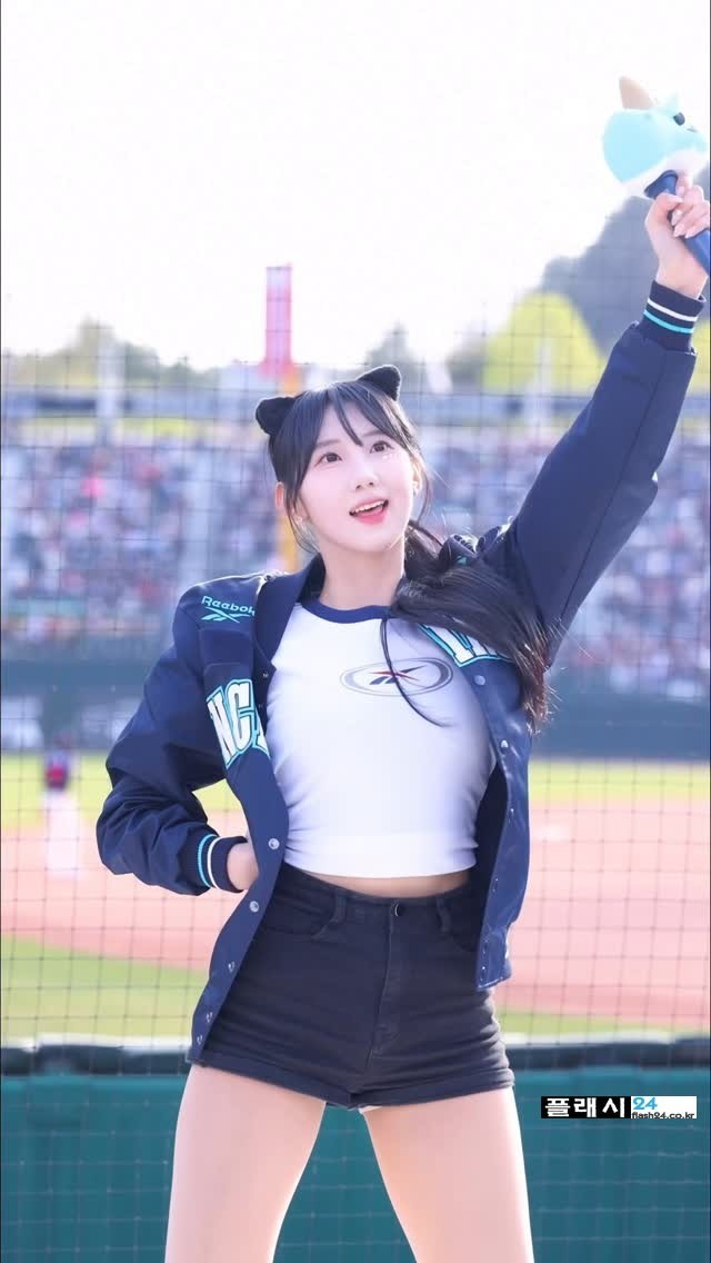 치어리더 감서윤 여성미 돋네-6