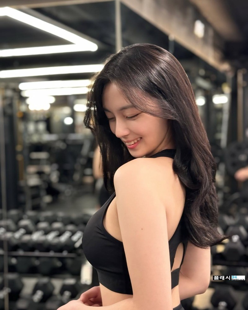쇠질하는 일반인 카리나 다롱-17