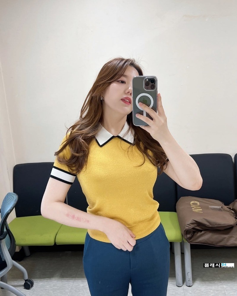 은근 몸 좋아보이는 최영아 기자-2