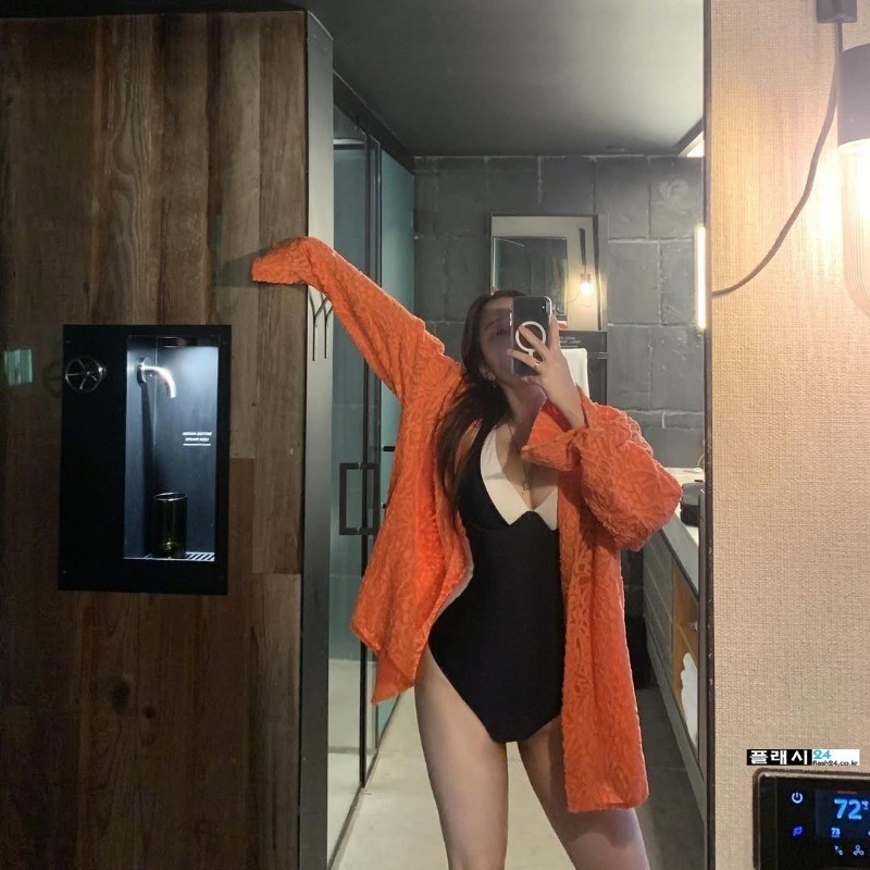 은근 몸 좋아보이는 최영아 기자-7