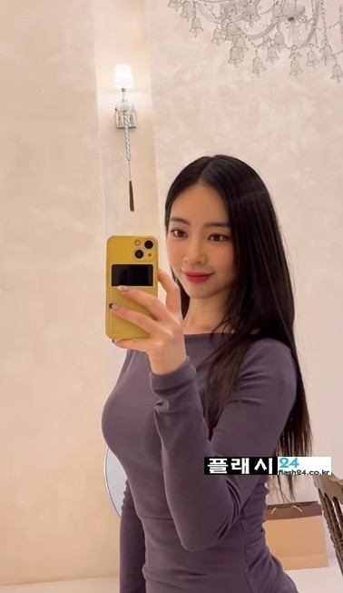 ㅇㅎ)양정원 타이트한 보라색 원피스-2