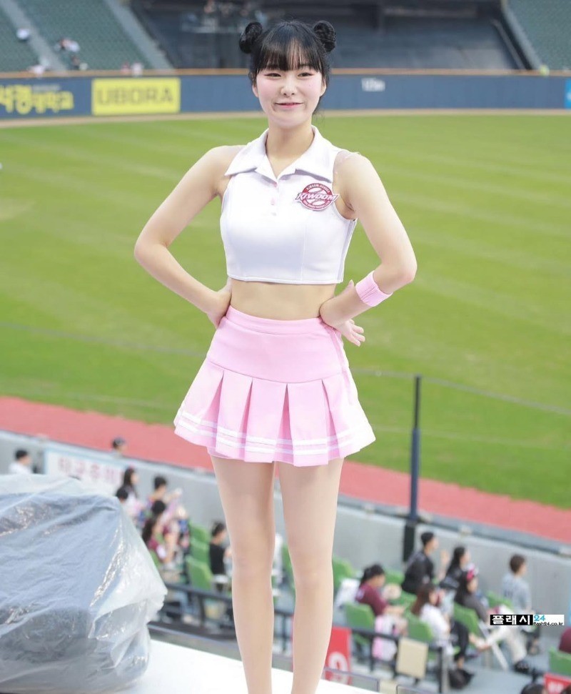 ㅇㅎ)치어리더 박슬비 탄탄한 흰팬츠-4