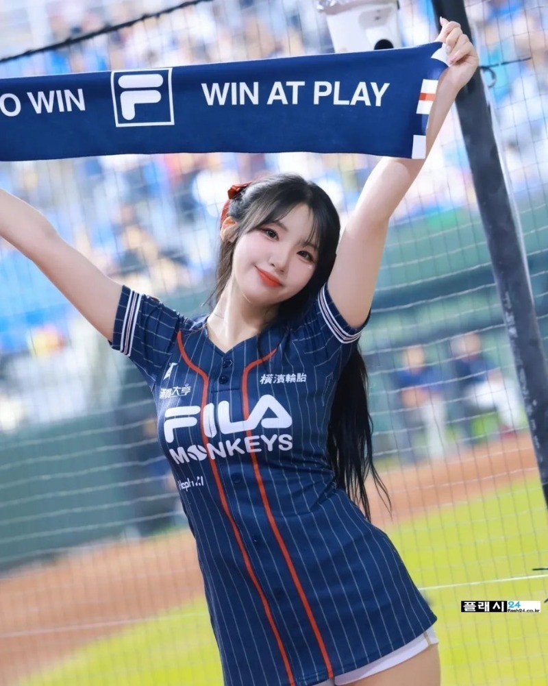 치어리더 염세빈 은근 굴곡진 치어리딩-3
