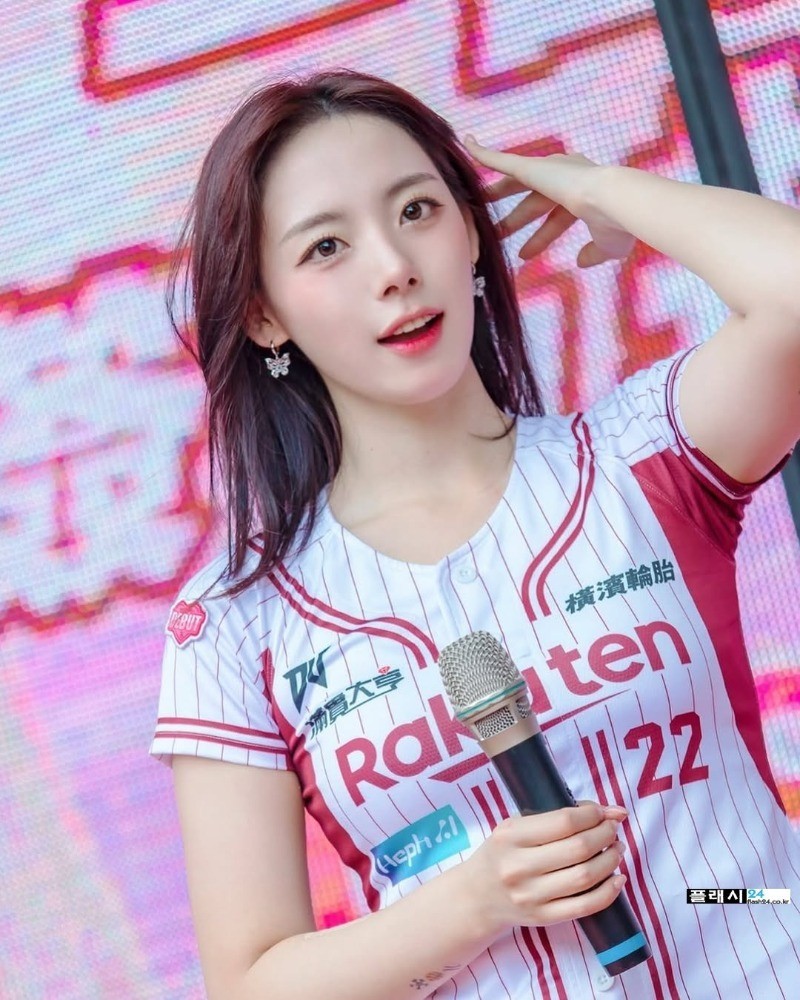 대만에서 폭발하는 하지원 치어리더 미니원피스-3