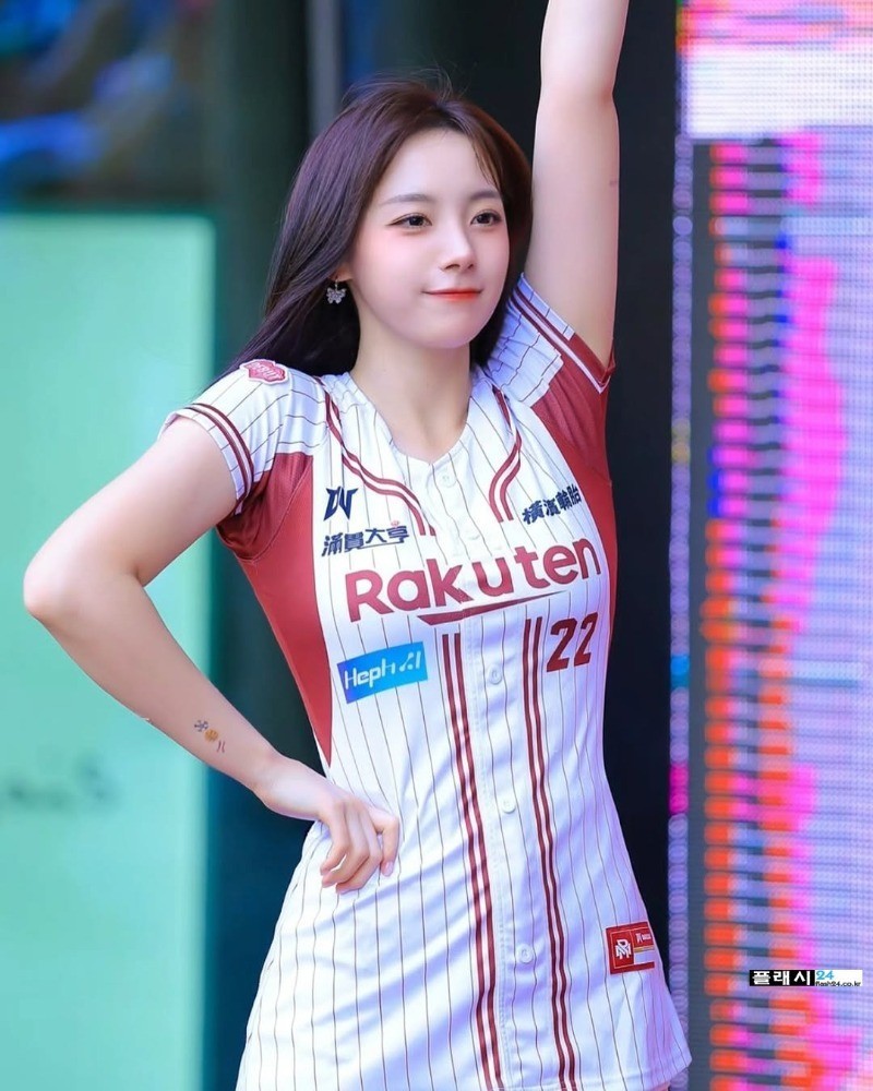 대만에서 폭발하는 하지원 치어리더 미니원피스-6