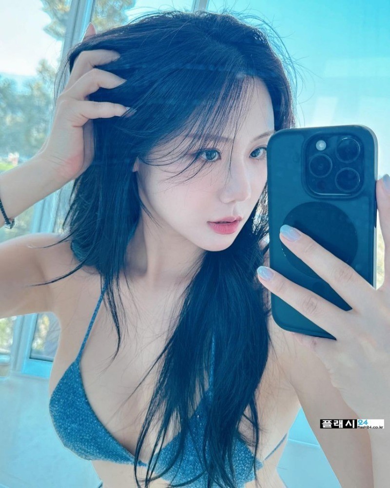 유부녀 전보람 수영복 셀카-5