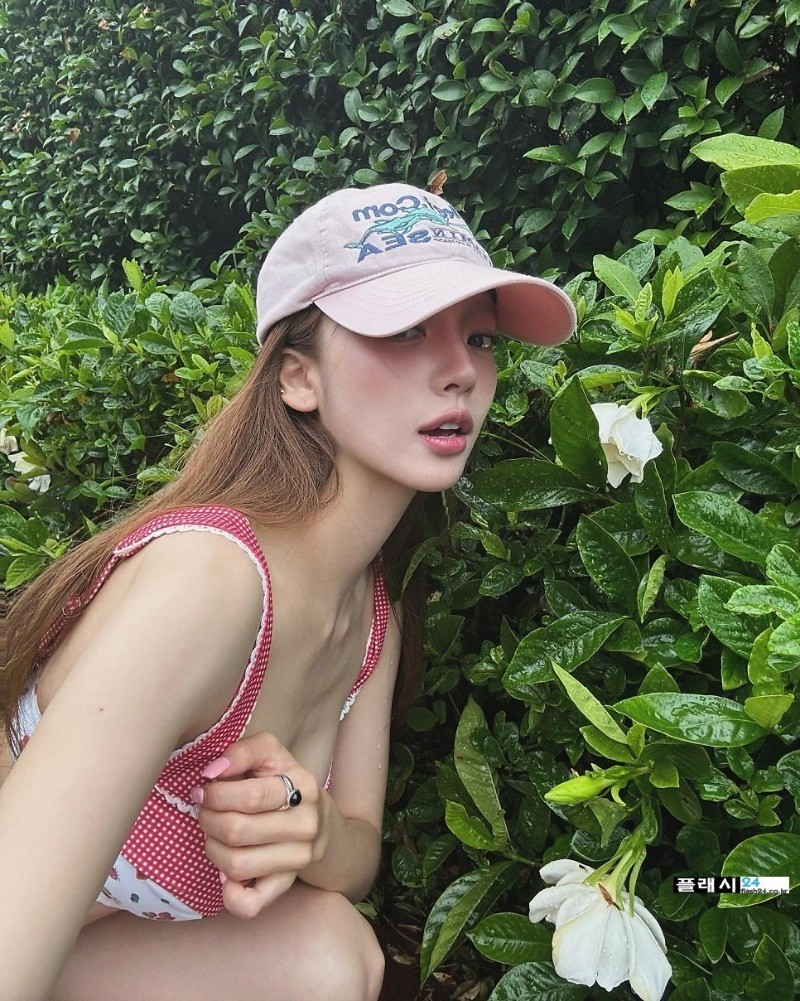 슬렌더 홍지윤 한뼘 수영복-7