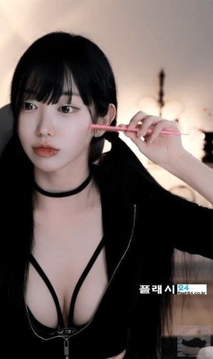 살짝 패치가 드러난 하니니-5