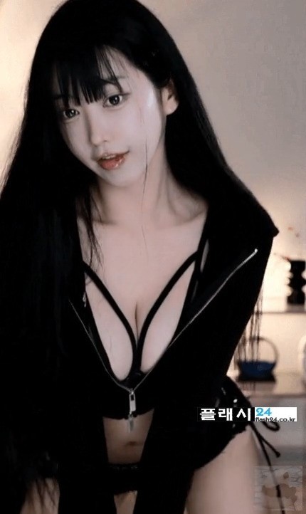 살짝 패치가 드러난 하니니-7