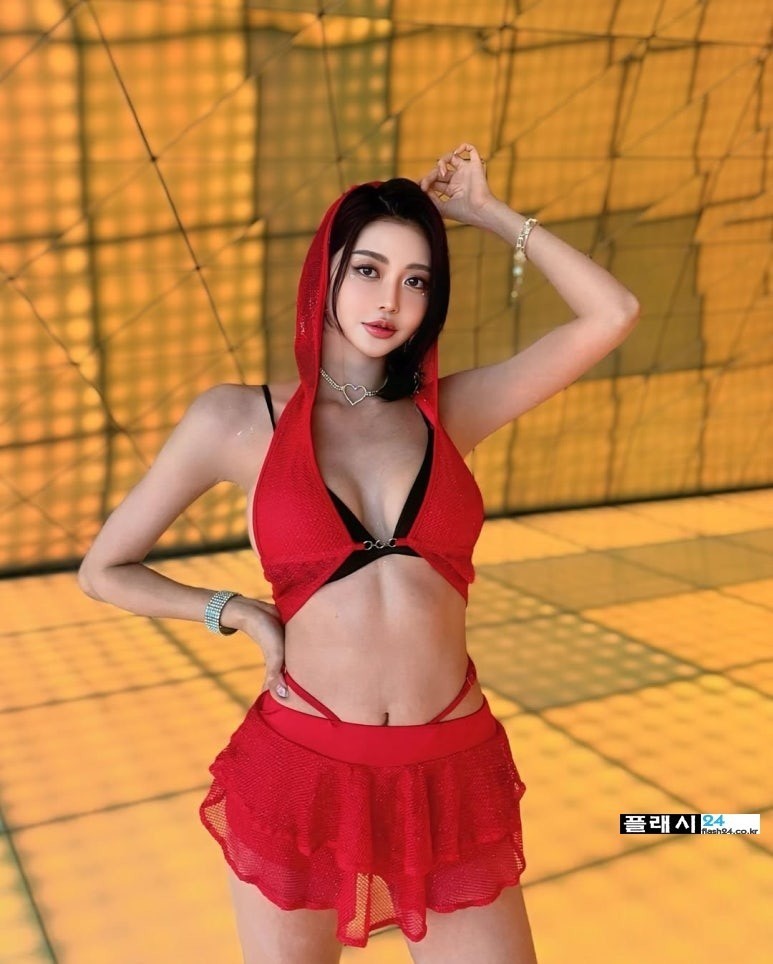 레이싱 모델 박하얀 남자를 환장하는 외출룩-3
