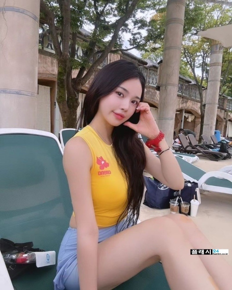 윤영서 치어리더 보라탑 수영복-4