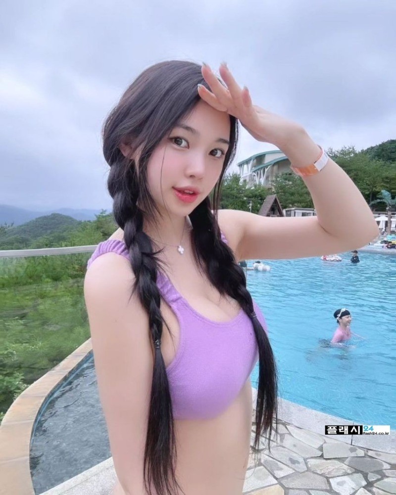 윤영서 치어리더 보라탑 수영복-5