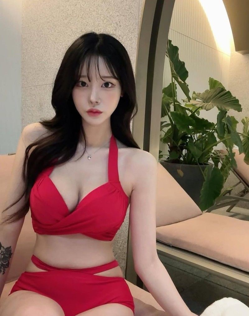 팬티 보일듯 ㄷㄷ 너무 짧은 치마-5