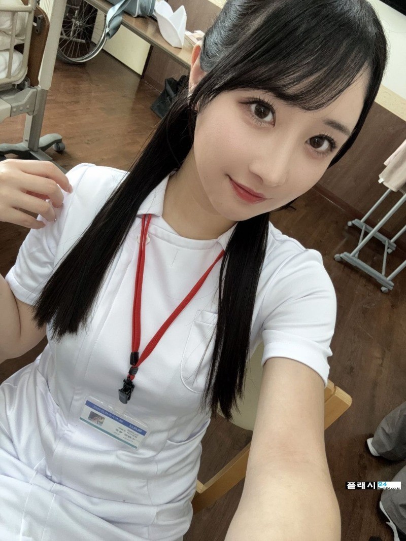 최근 승무원 작품에서 포텐 터진 오노사카 유이카 셀카-13