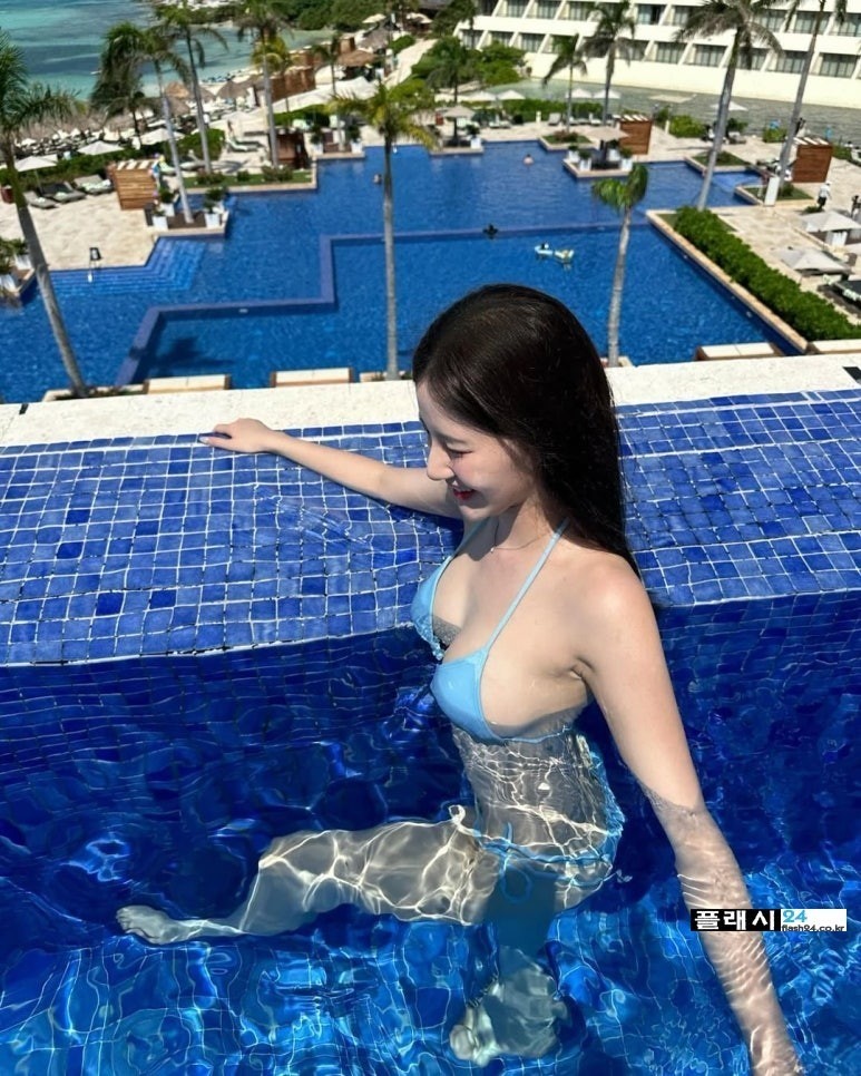 ㅇㅎ)치어리더 김해리 수영복이 작다-4