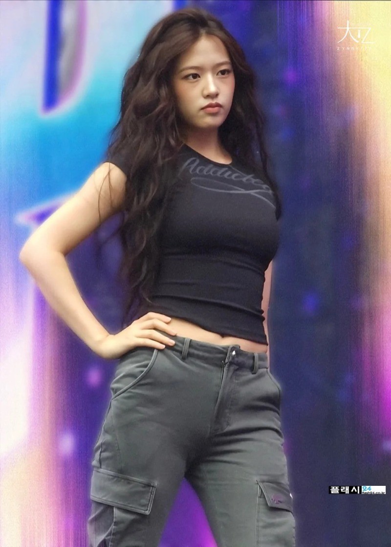 리허설중인 아이브 안유진 피지컬