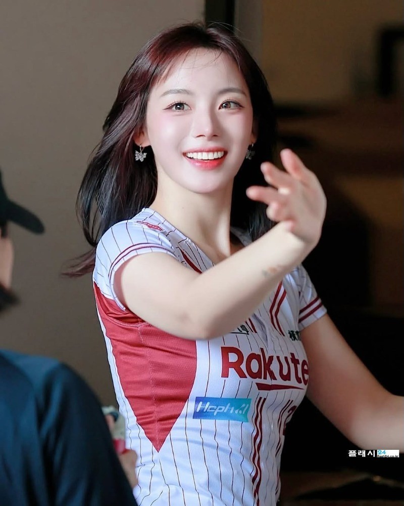 ㅇㅎ)대만에서 폭발하는 하지원 치어리더 미니원피스