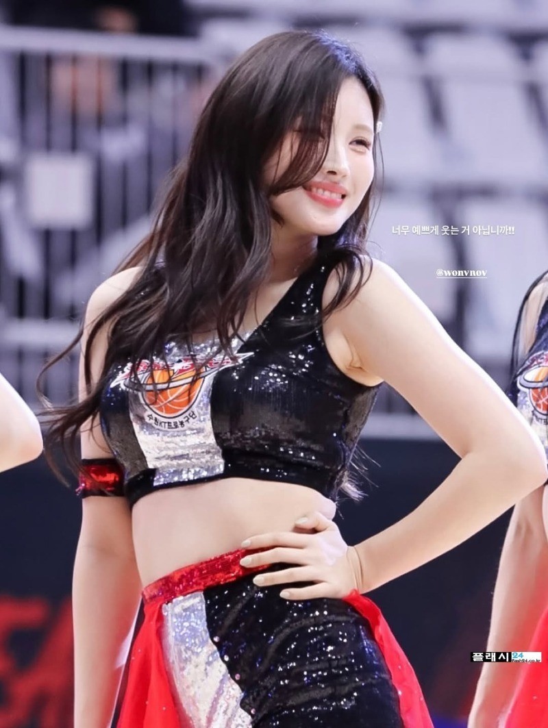 아이돌 급 외모를 가졌다는 김정원 치어리더-8