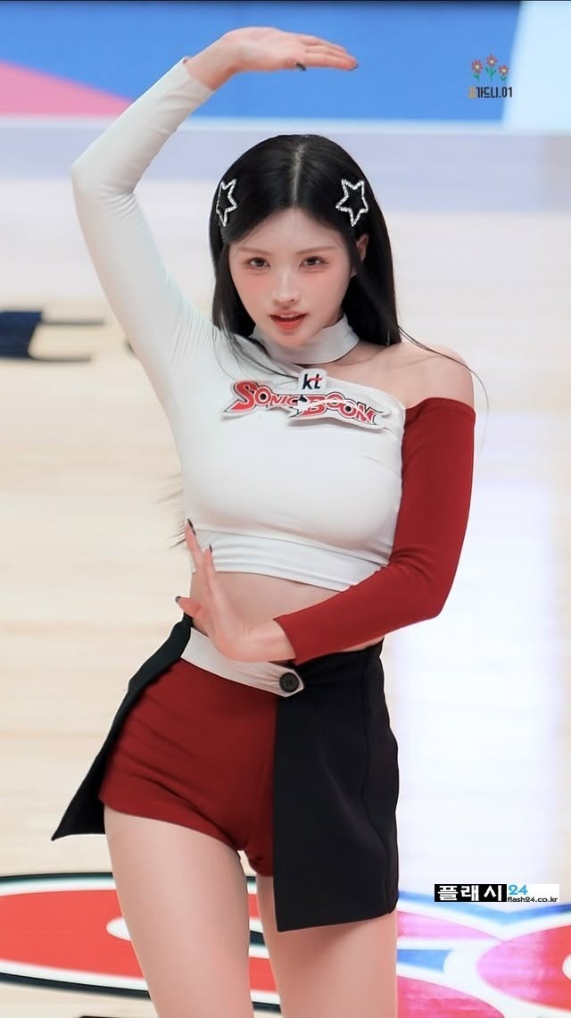 아이돌 급 외모를 가졌다는 김정원 치어리더-9