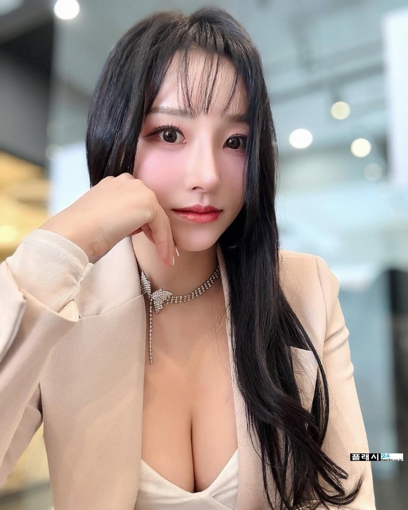 골반만 좋을줄 알았던 레이싱 모델 인플루언서 오은담-4