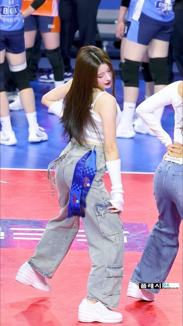 골반댄스에 최적화된 이예빈 치어리더-6