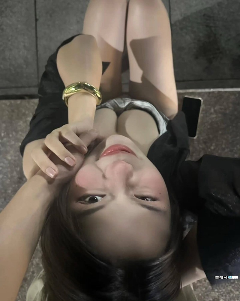 여자친구 괴롭히는 남친의 시선-3