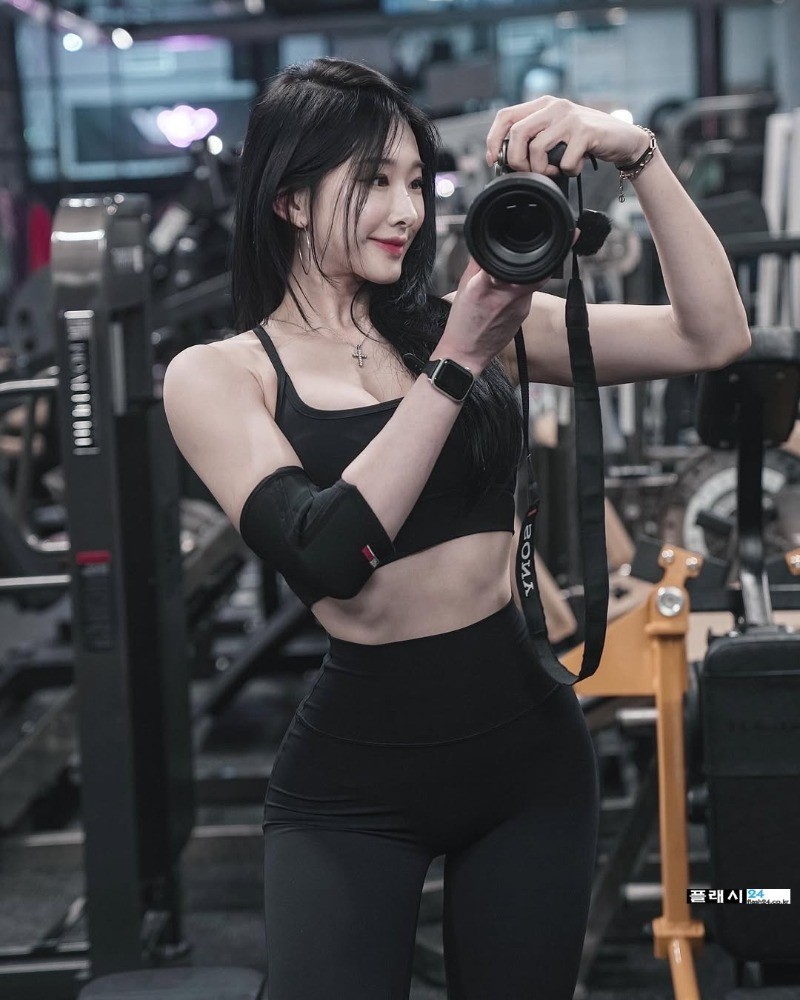 96년생 헬창 유부녀 누나 박다빈-3