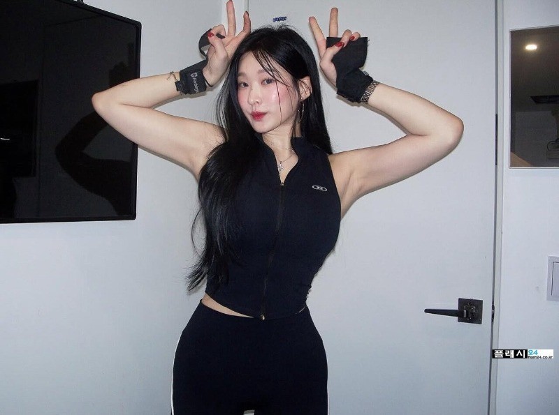 96년생 헬창 유부녀 누나 박다빈-12