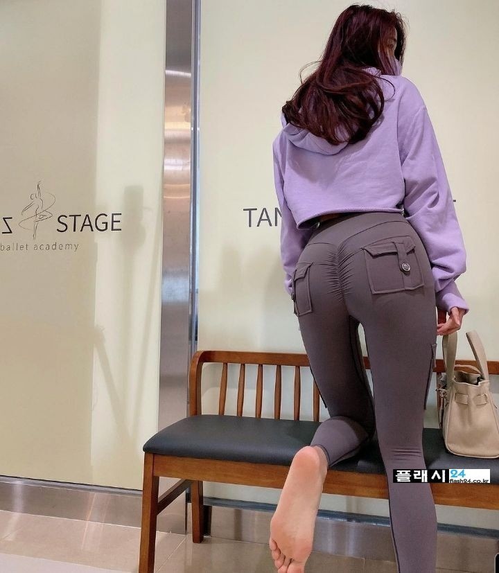 역시 오또맘은 레깅스를 입어야-7