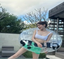 패들보드 타는 표은지 뒤태-3