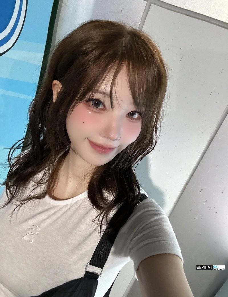 마젠타 멜빵 볼륨감