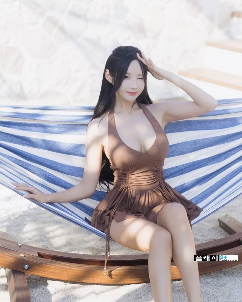 뜨거운 여름을 더 태우는 모델 하빈