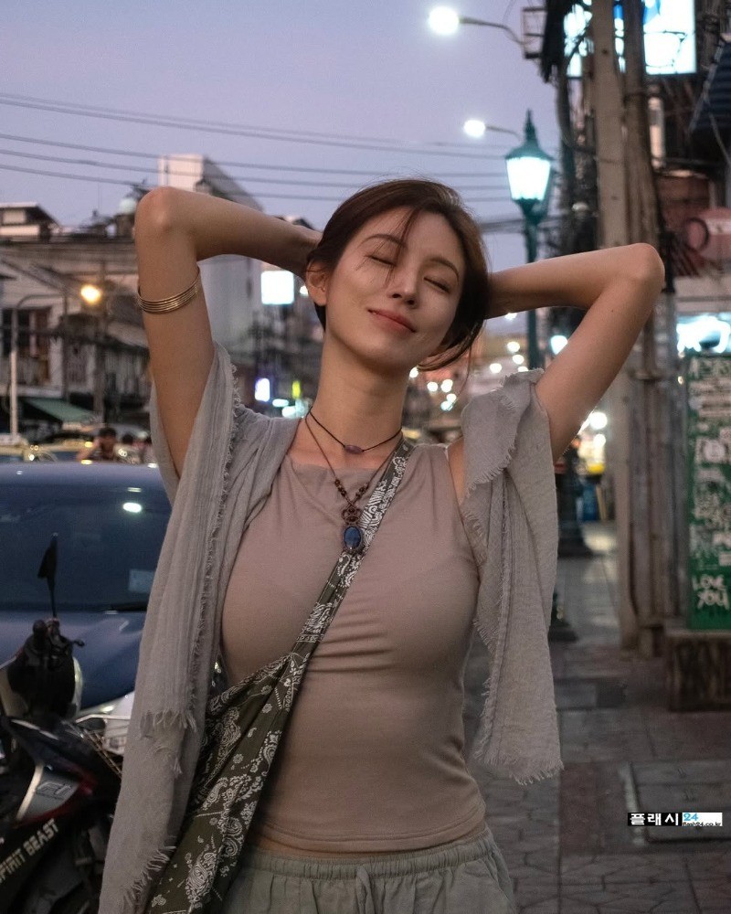 슈퍼모델에서 인플루언서로 성장 김보라 여행룩-11
