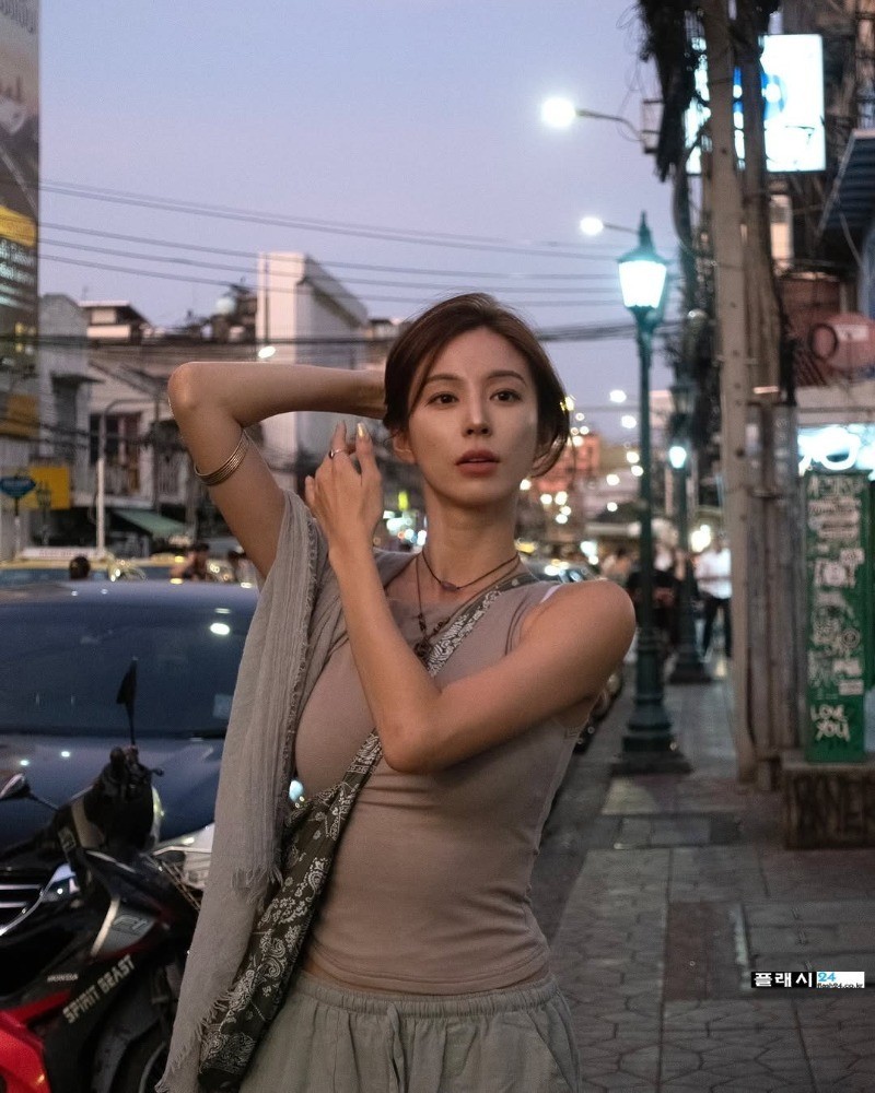 슈퍼모델에서 인플루언서로 성장 김보라 여행룩-13