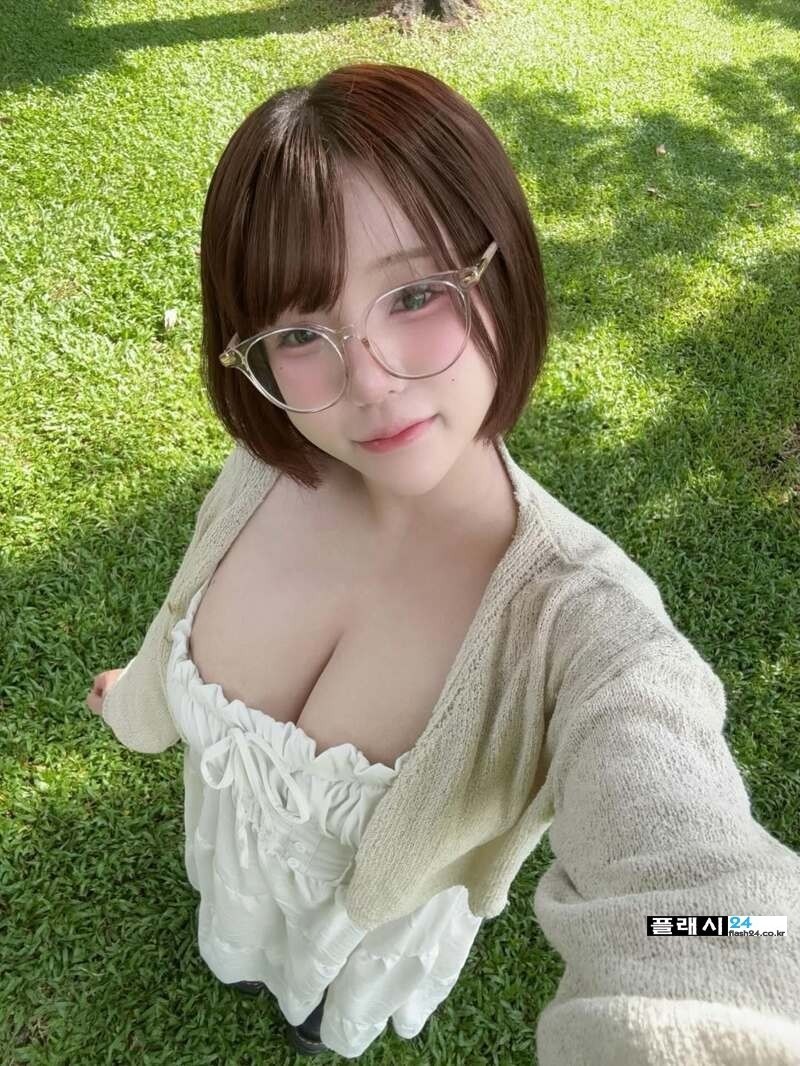 한복 입고 경복궁 놀러온 갓경 누나 반전 매력-9