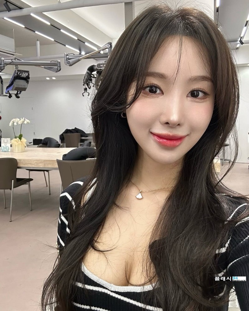 치어리더 이리안 과감한것 보소-17