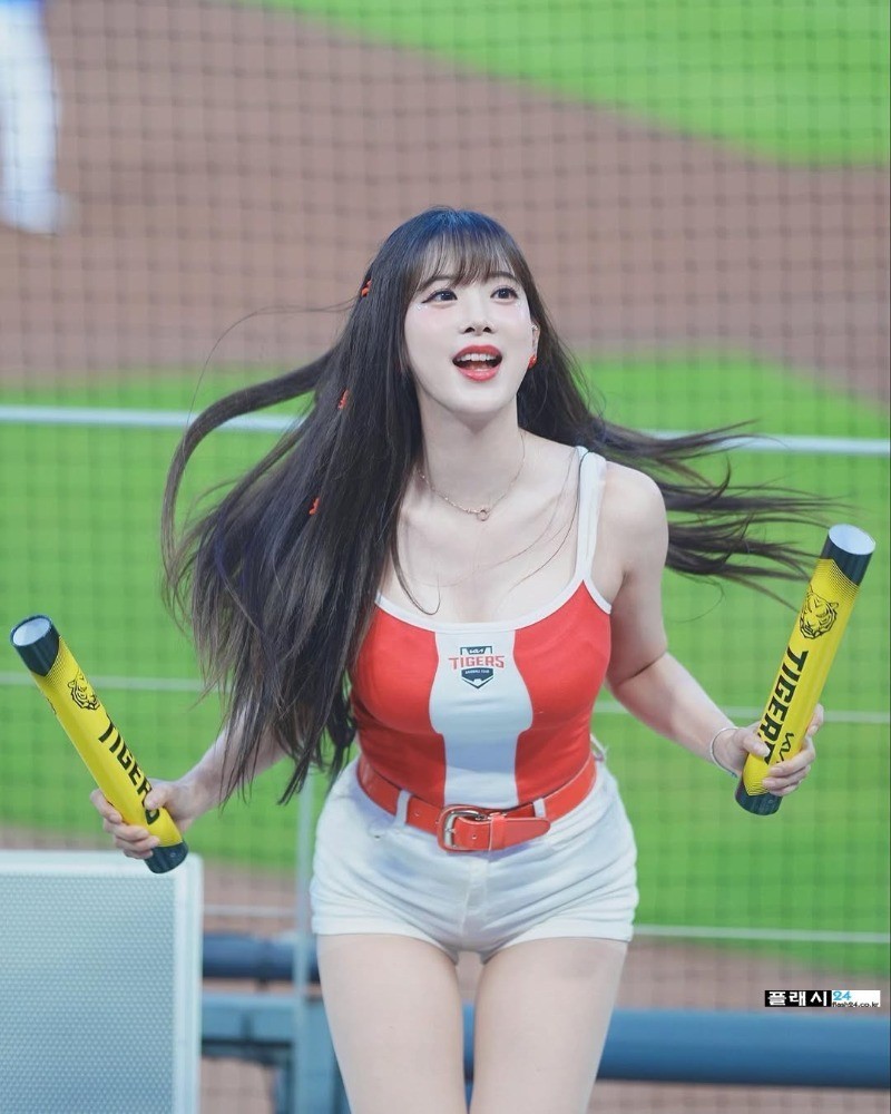 유부녀 된다는 김한나 치어리더-3