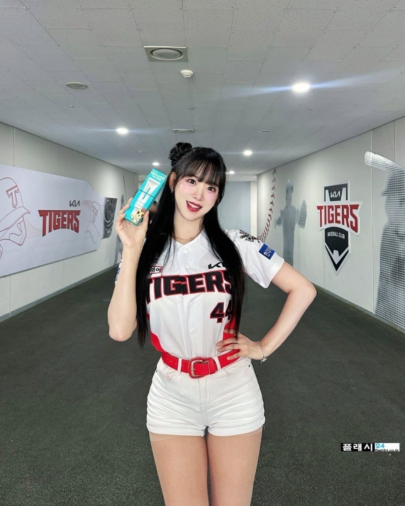 유부녀 된다는 김한나 치어리더-4