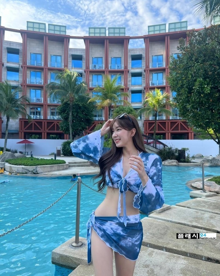 치어리더 안지현 미끈한 수영복-2
