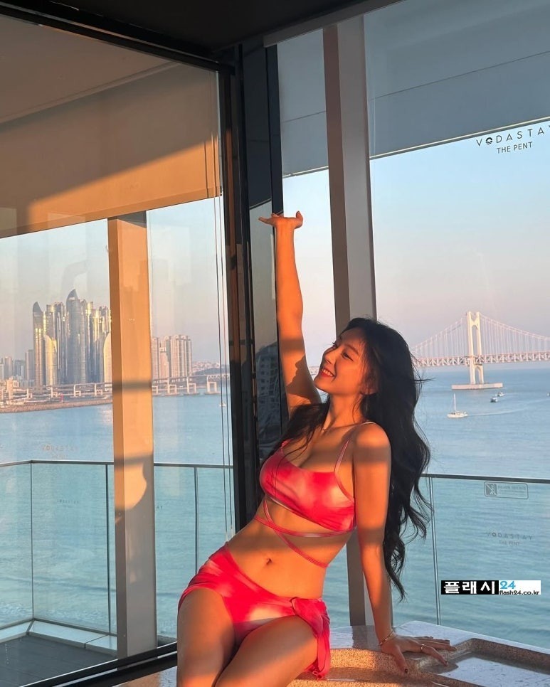 치어리더 안지현 미끈한 수영복-5