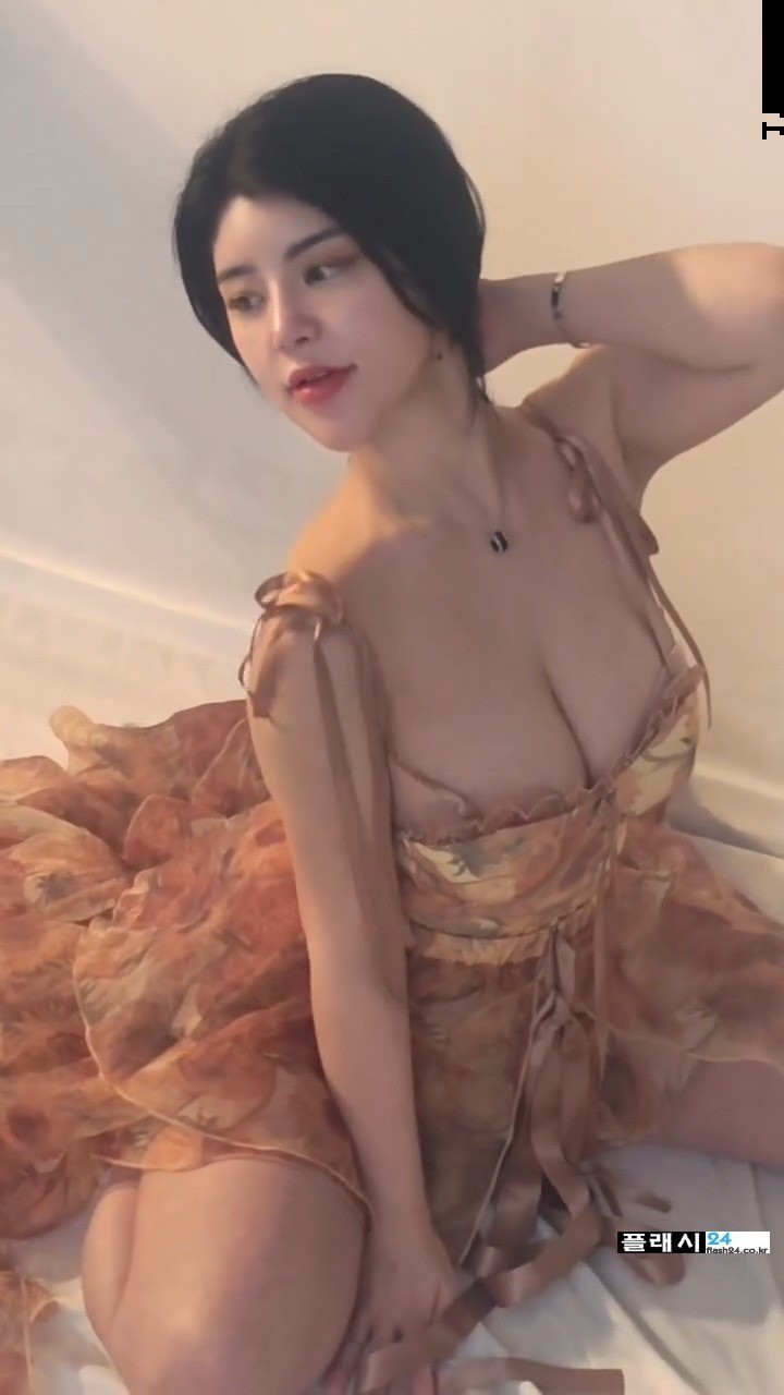 로빈이 입는 한복이 이렇게 아찔했어