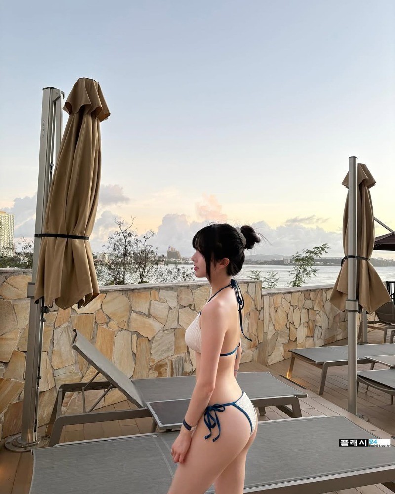 리조트에서 즐길 줄 아는 눈나-6