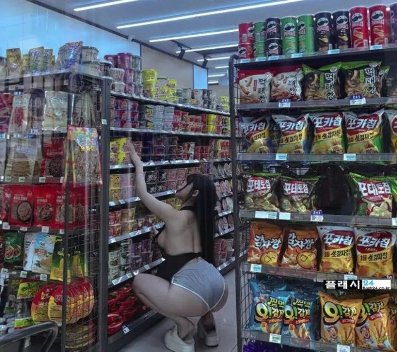 아르바이트 때문에 손님 넘쳐난다는 편의점-3